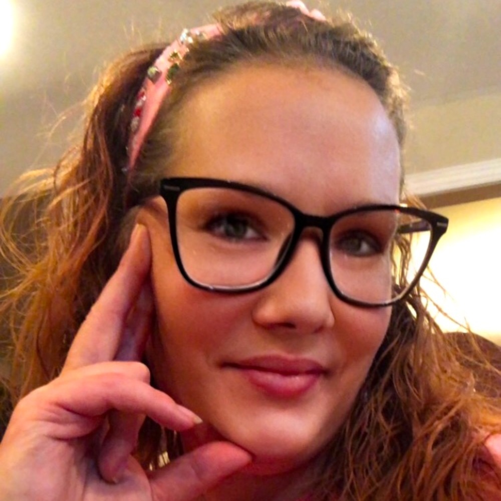 Meet your Posher, Krystal